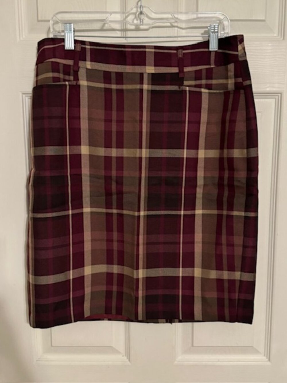 Roz&Ali (Dressbarn) Burgundy, Cream and Brown Plaid Lined Pencil Skirt, Size 12